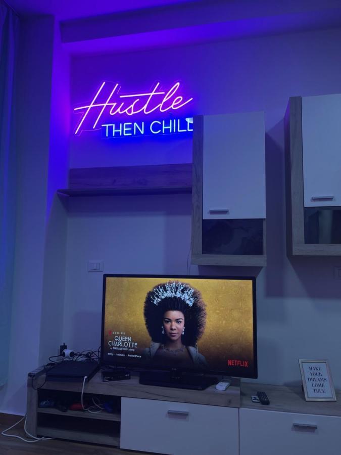 Stylish With Ps4 At Kika2 * Tirana